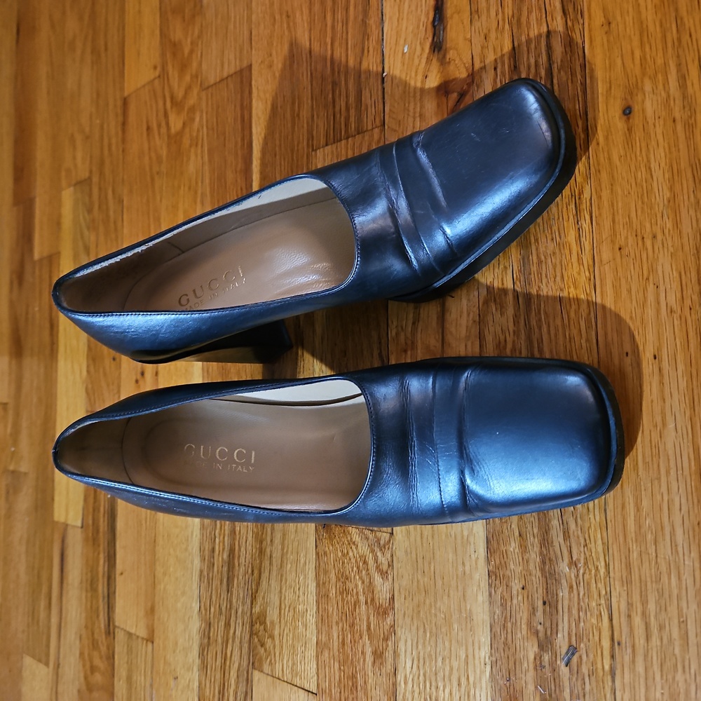 GUCCI  METALIC PUMPS